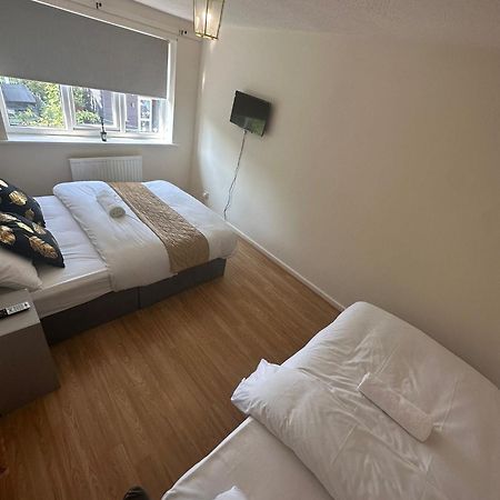 3 Bedroom Apartment Close To Manchester City Stadium And Coop Live מראה חיצוני תמונה