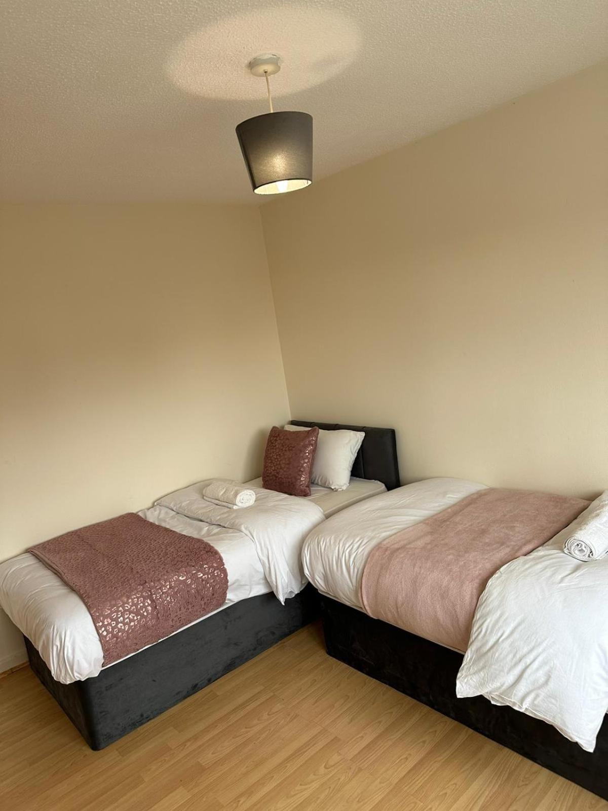 3 Bedroom Apartment Close To Manchester City Stadium And Coop Live מראה חיצוני תמונה