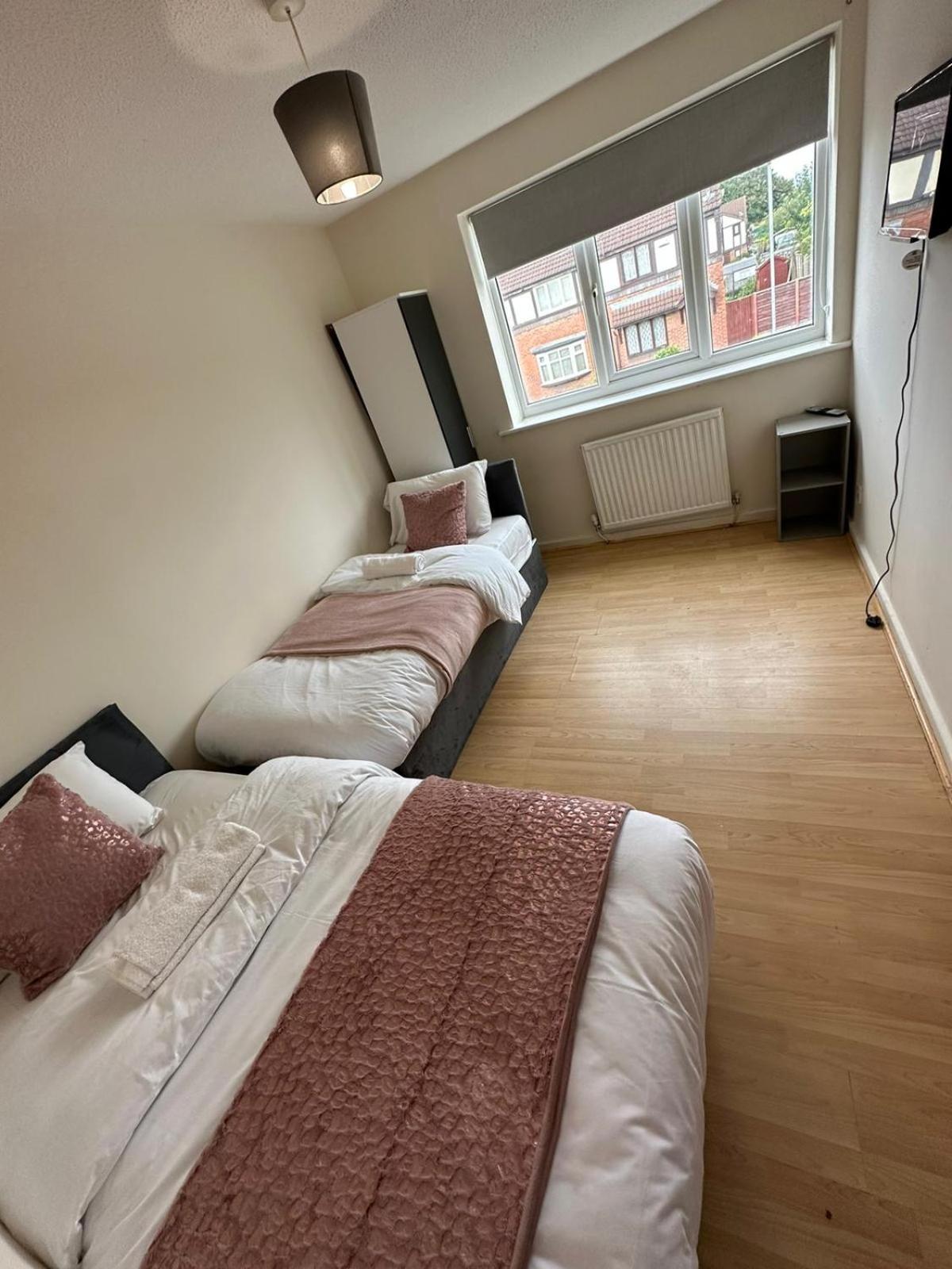 3 Bedroom Apartment Close To Manchester City Stadium And Coop Live מראה חיצוני תמונה